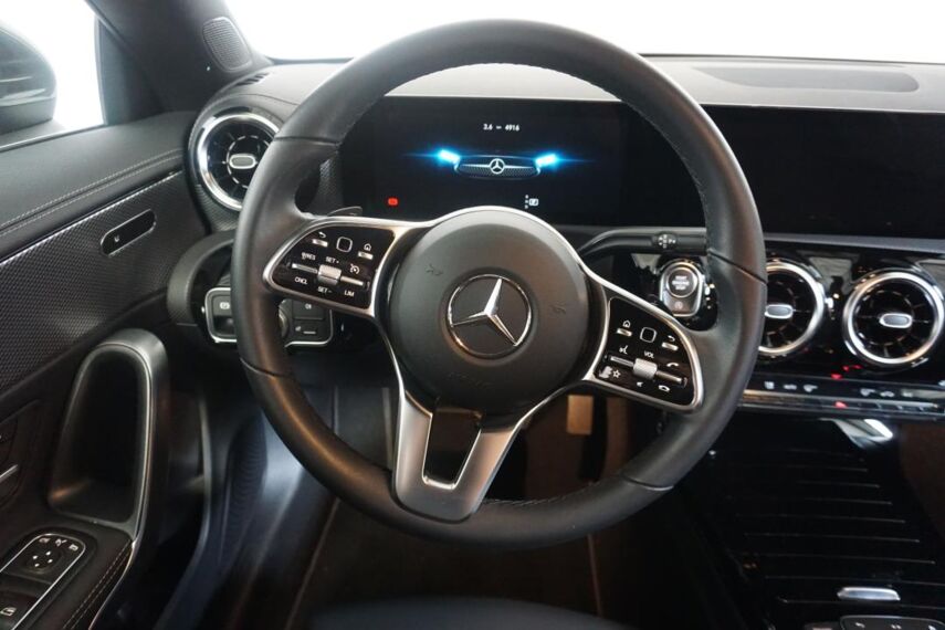 CLA 180 sb AUTOMAAT - PROGRESSIVE - Slechts 5000 km