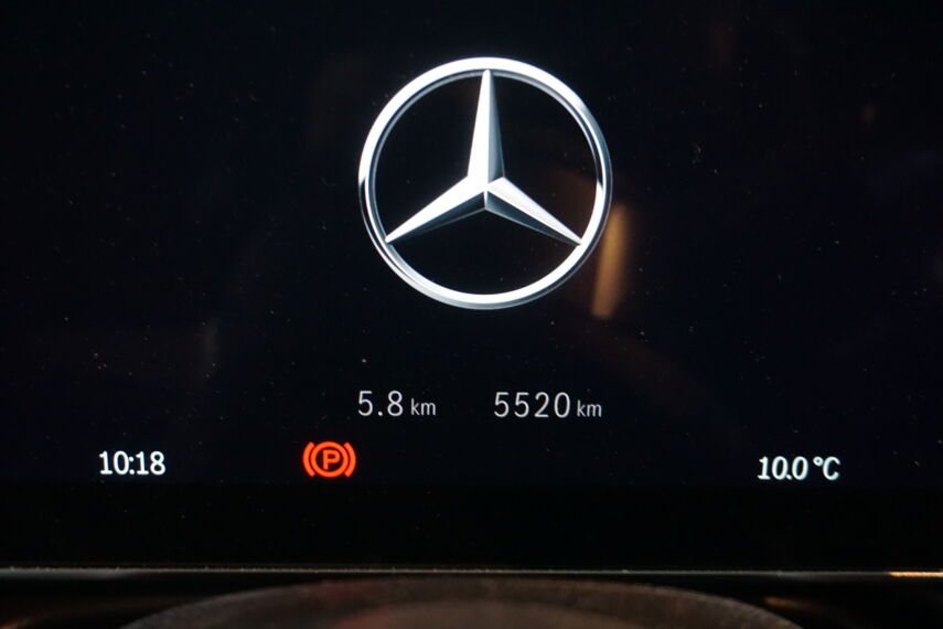 EQE 350 AMG - TREKHAAK WEGKLAPBAAR - HEAD-UP DISPLAY 